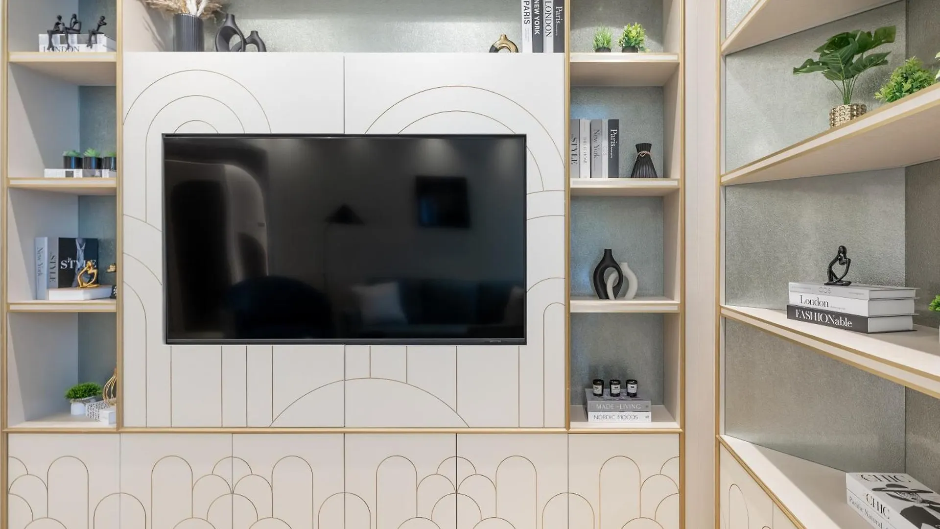 Stunning Apt In Jbr - Near Tram Dubai Apartment