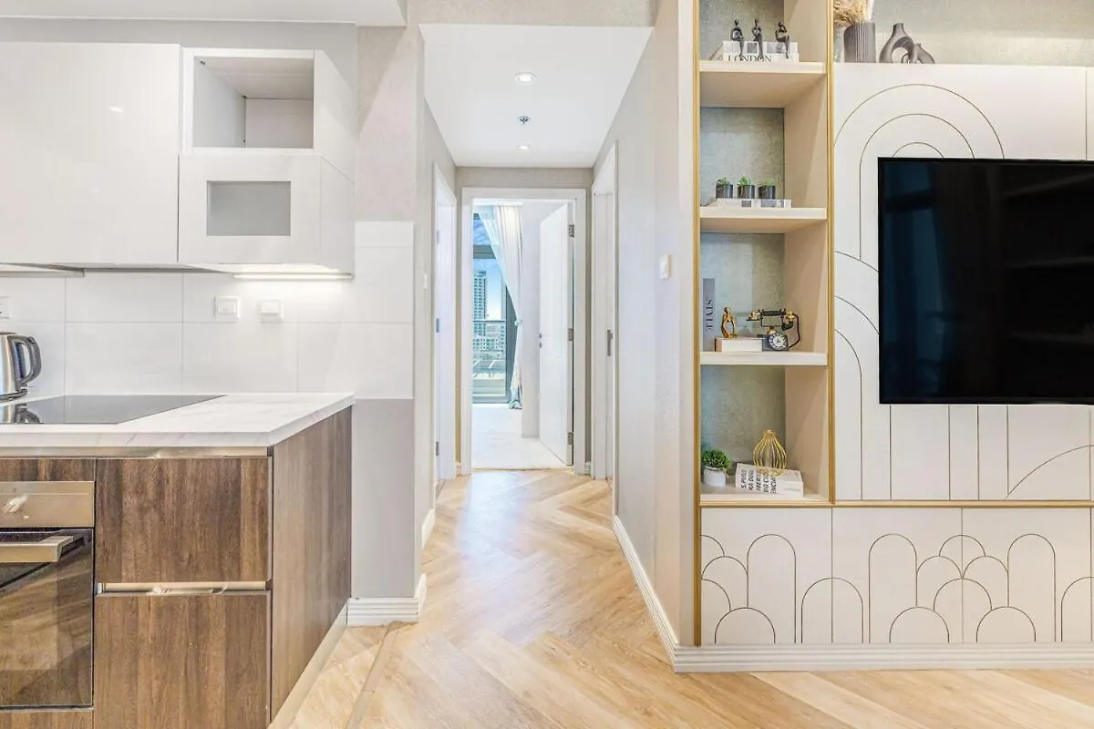 Stunning Apt In Jbr - Near Tram Dubai