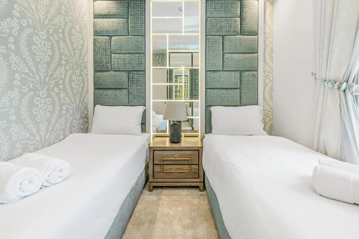 Stunning Apt In Jbr - Near Tram Dubai Apartment