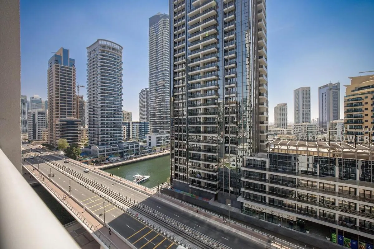 Stunning Apt In Jbr - Near Tram Dubai Apartment